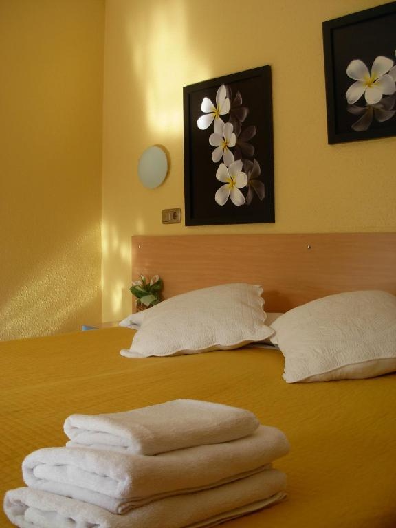 Hotel Rodsan Suizo กาสเตย์เดเฟลส์ ห้อง รูปภาพ